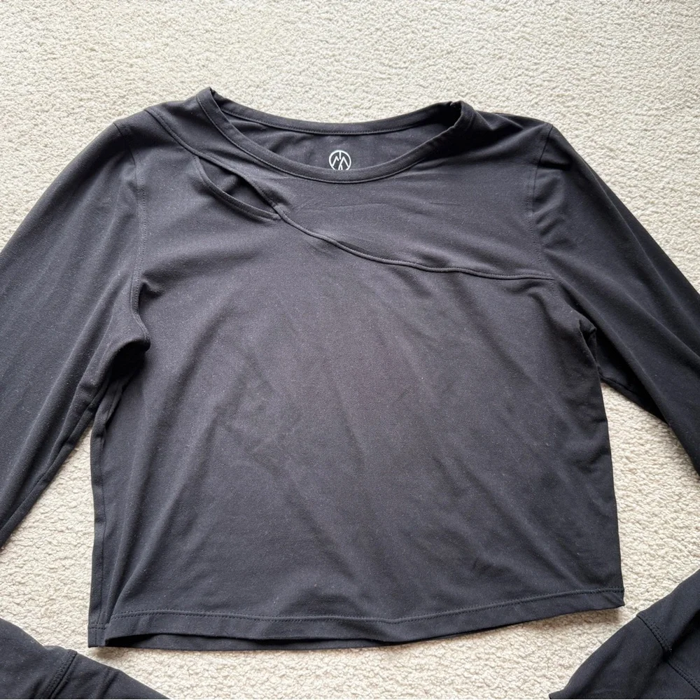 Move Theology Black Long Sleeve Cropped Top Workout Women’s Medium Tee Shirt Cut - Picture 2 of 6